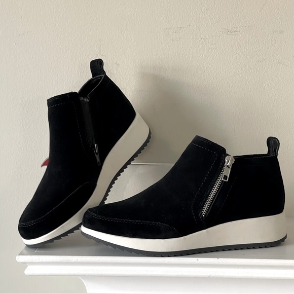 Blondo Waterproof Women's Ellorie Black Suede Ankle Boots Sneakers Size 6 - Picture 4 of 7